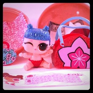 Lol surprise doll Lil sisters